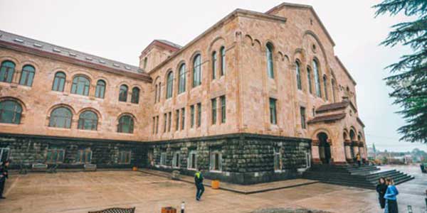  دانشگاه قفقاز